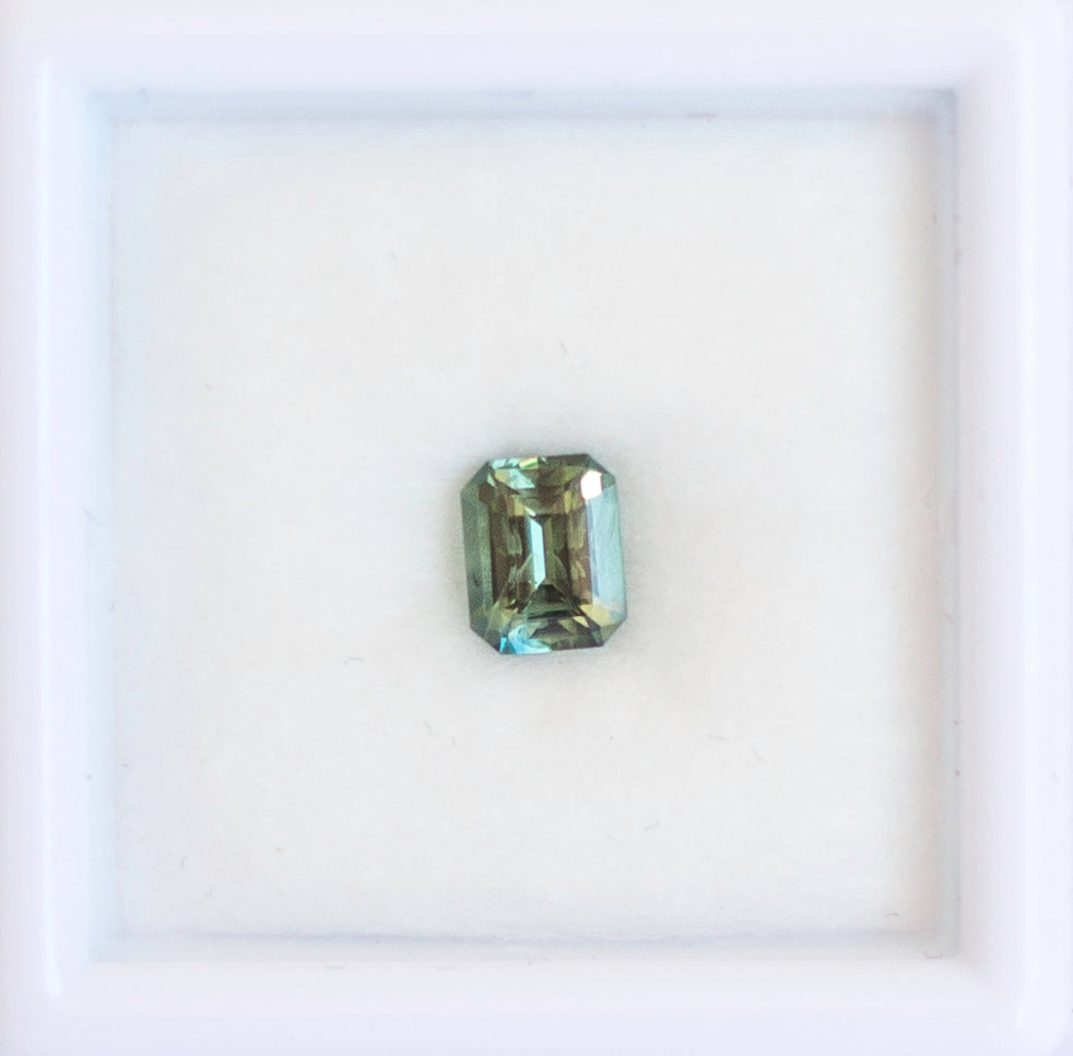 0.69ct Peacock Sapphire