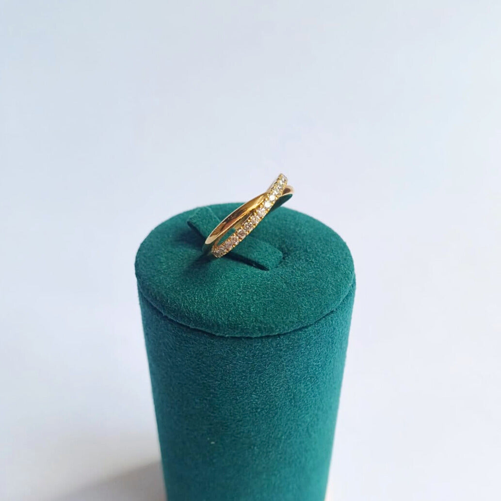 Yellow Gold & Diamond Twist Ring